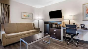 Deluxe Suite, 1 King Bed with Sofa Bed, Non Smoking | Pillow-top beds, desk, laptop workspace, blackout curtains