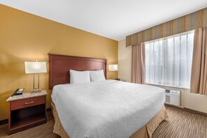 Standard Room, 1 King Bed, Non Smoking, Refrigerator & Microwave (2nd Floor;Larger Room) | Premium bedding, desk, blackout drapes, iron/ironing board - Best Western Executive Inn & Suites (Colorado Springs)