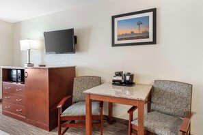 Premium bedding, desk, blackout curtains, iron/ironing board - Best Western Executive Inn & Suites (Colorado Springs)