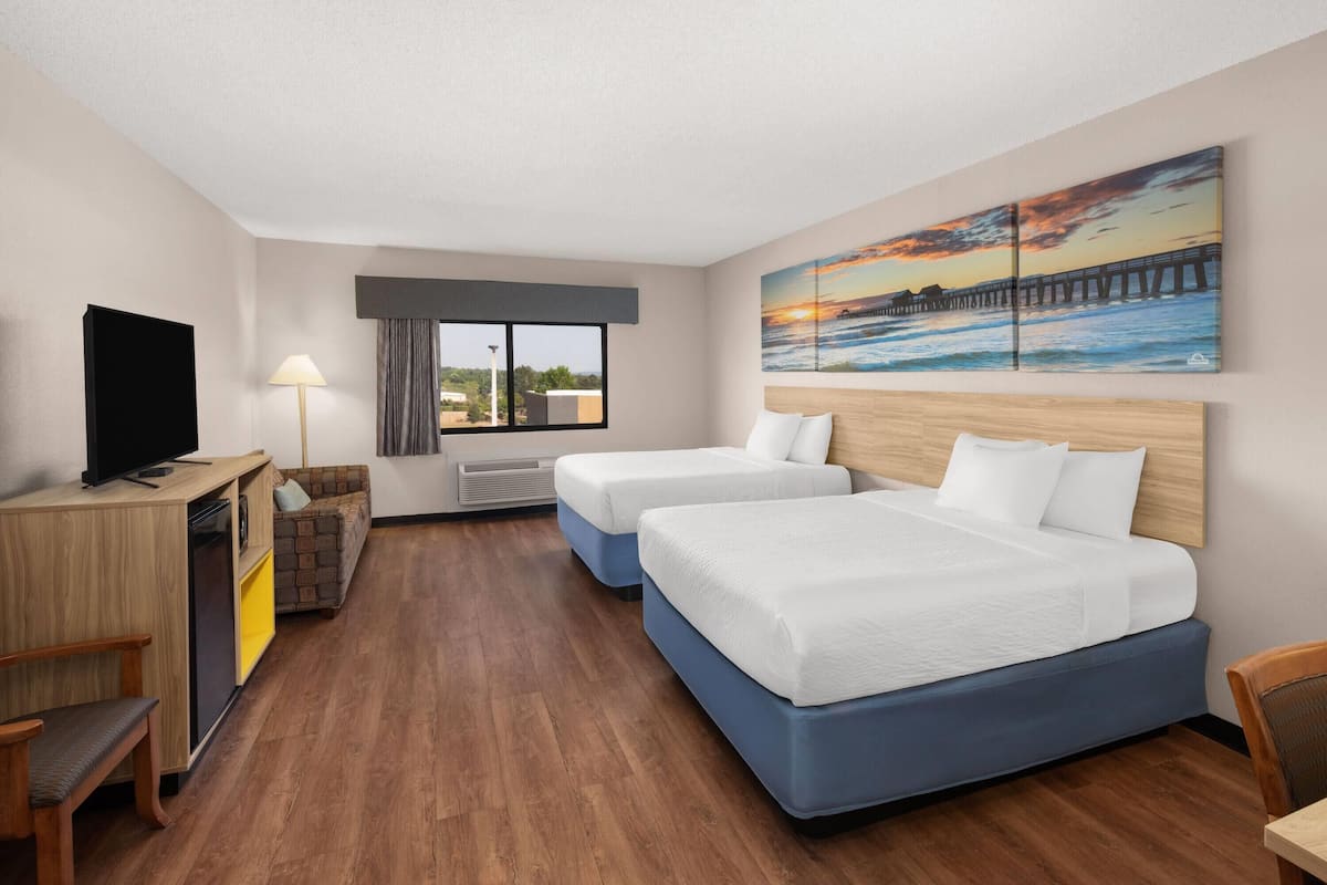 Deluxe Room, 2 Queen Beds, Non Smoking