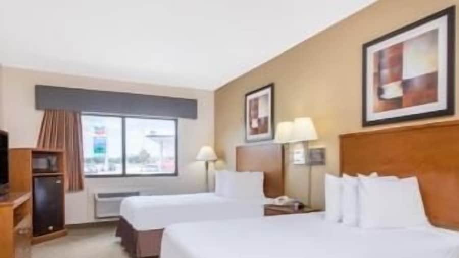 Days Inn By Wyndham Phenix City Near Fort Moore