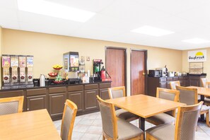 Free daily continental breakfast  - Days Inn by Wyndham Phenix City Near Fort Benning (Phenix City)