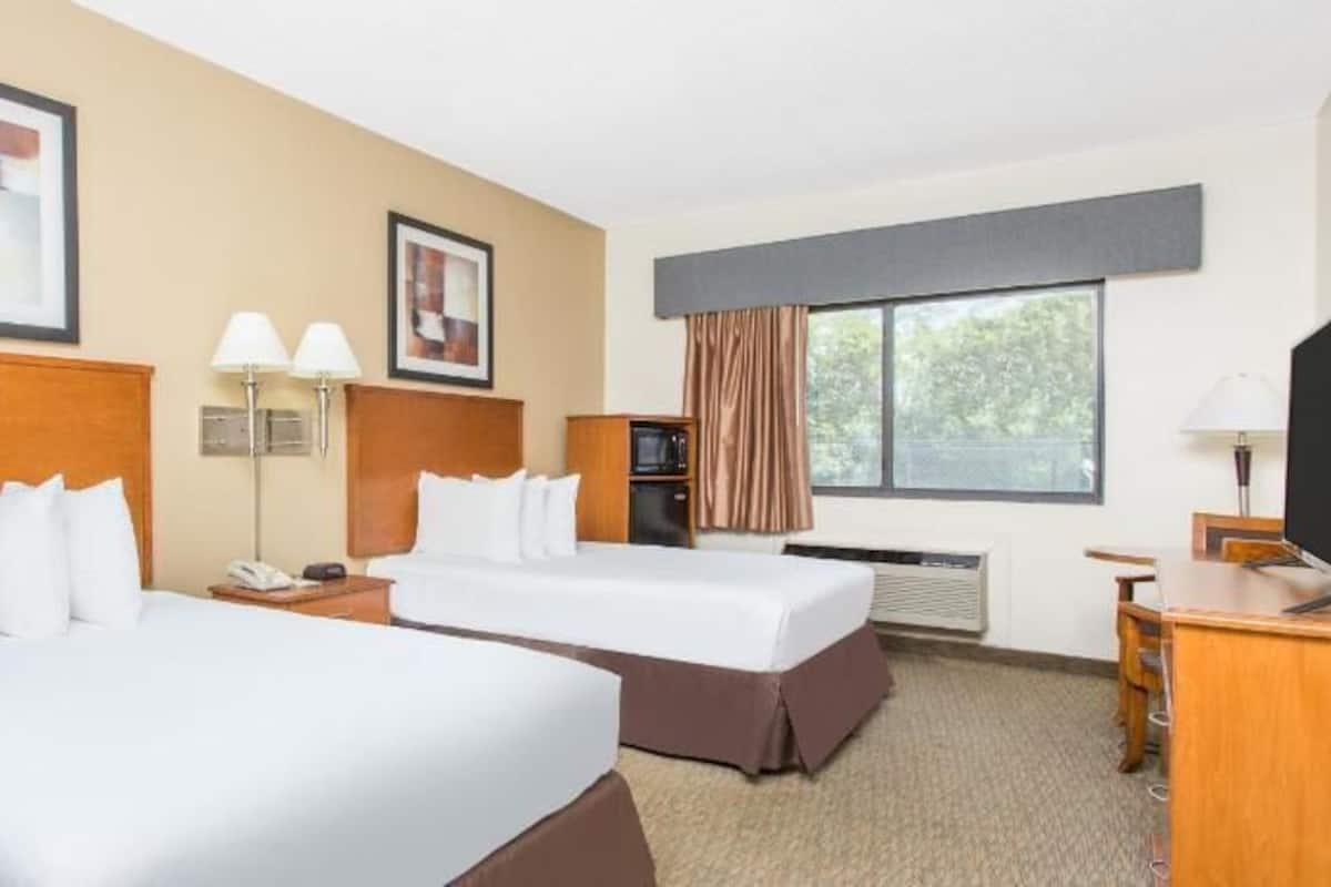 In-room safe, desk, laptop workspace, iron/ironing board