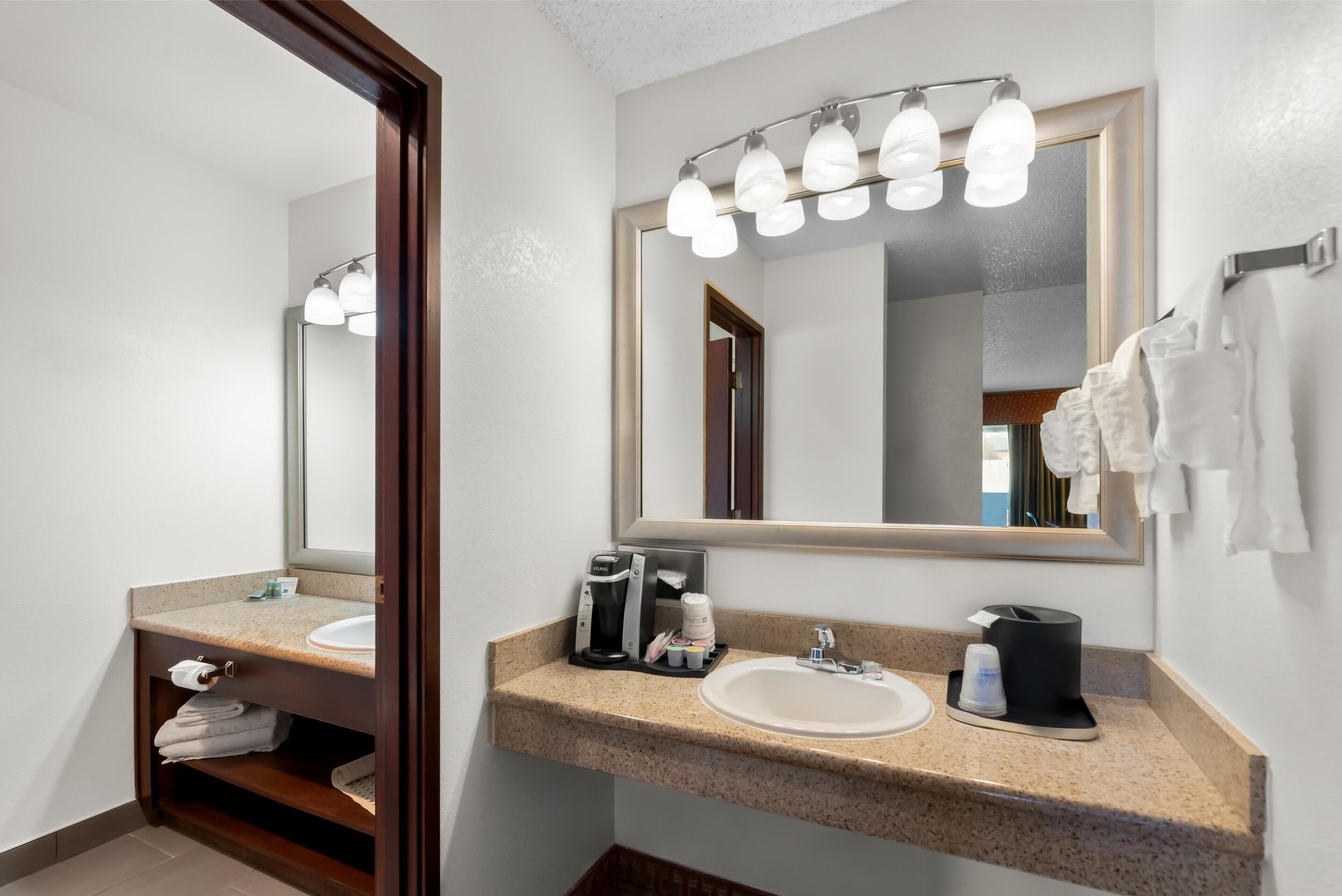 standard room, 1 king bed, non smoking, refrigerator & microwave | desk, iron/ironing board, free cots/infant beds, rollaway beds