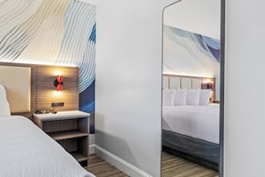 Deluxe Room, 1 King Bed | In-room safe, desk, laptop workspace, iron/ironing board