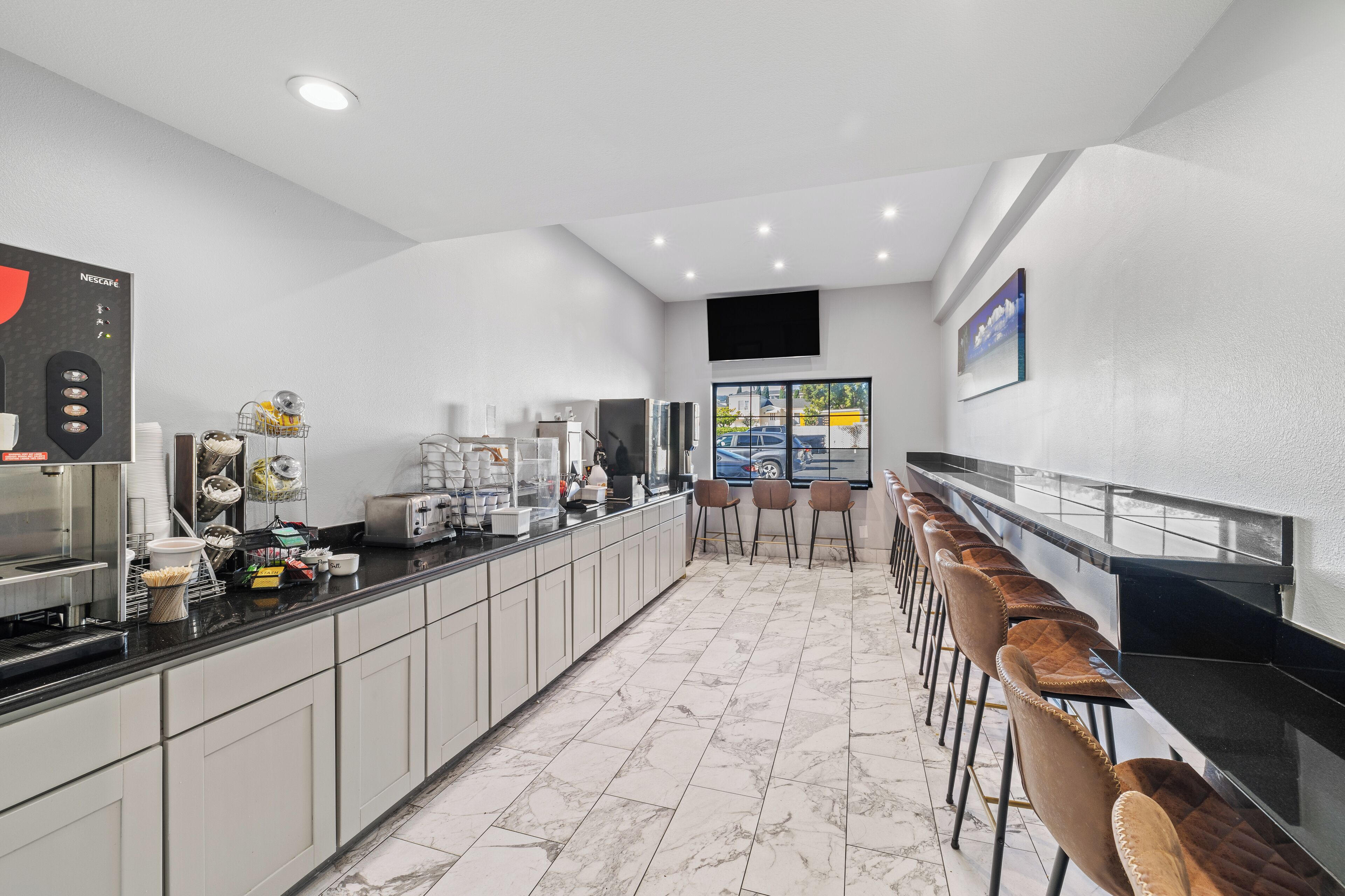 free daily continental breakfast