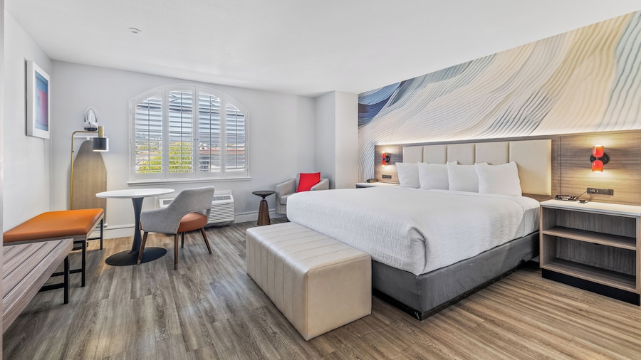 Hotel Skye SFO