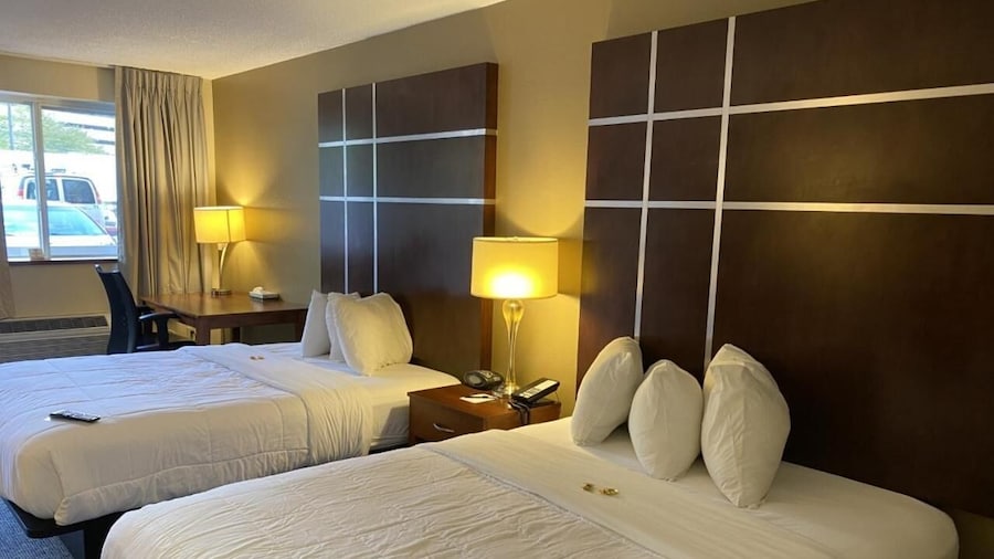 Cherokee Grand Hotel