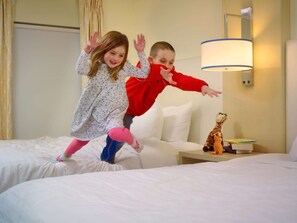Premium bedding, desk, laptop workspace, iron/ironing board -  Sonesta ES Suites Atlanta Alpharetta North Point Mall (Alpharetta)