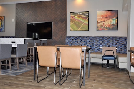 Dining. Residence Inn by Marriott Carlsbad