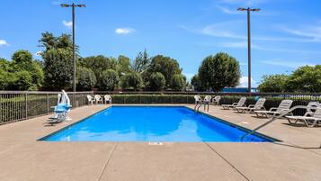 Seasonal outdoor pool, pool umbrellas, sun loungers
