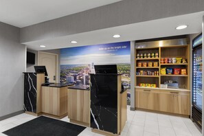 Lobby - La Quinta Inn & Suites by Wyndham Lexington South / Hamburg (Lexington)