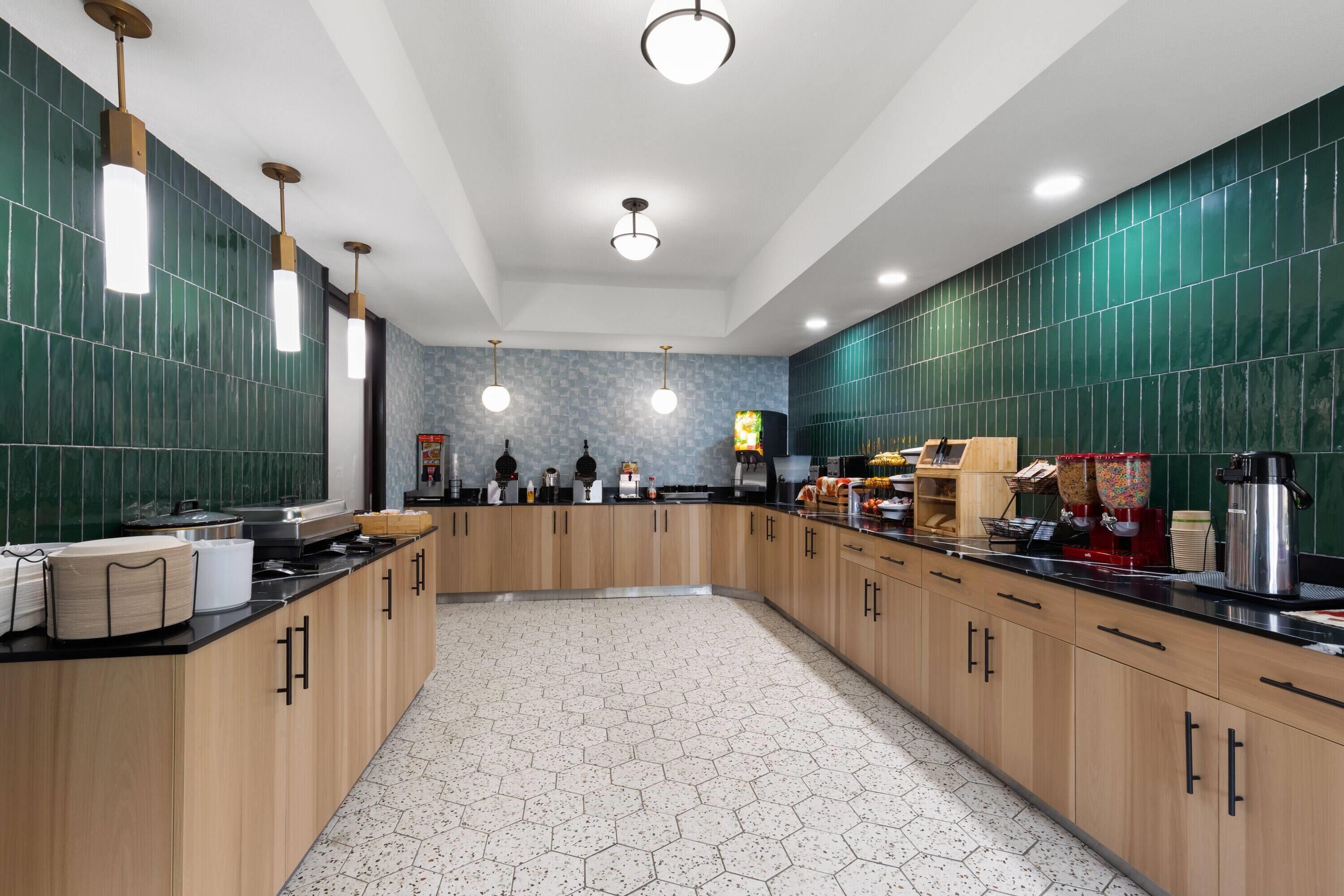 free daily continental breakfast