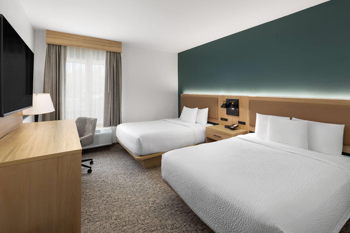 Chambre, 2 lits doubles, non-fumeur (Mobility/Hearing Impaired Accessible)