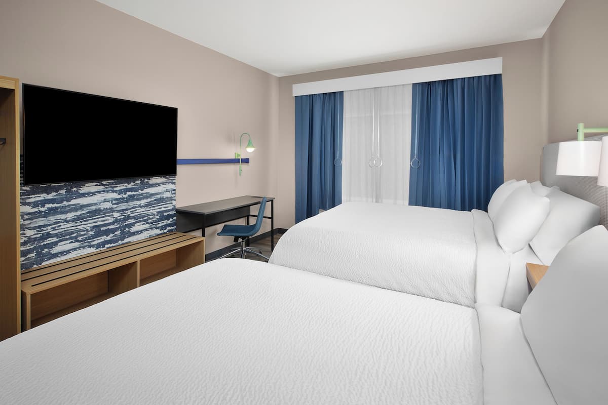 Standard Room, Multiple Beds, Accessible Bathtub