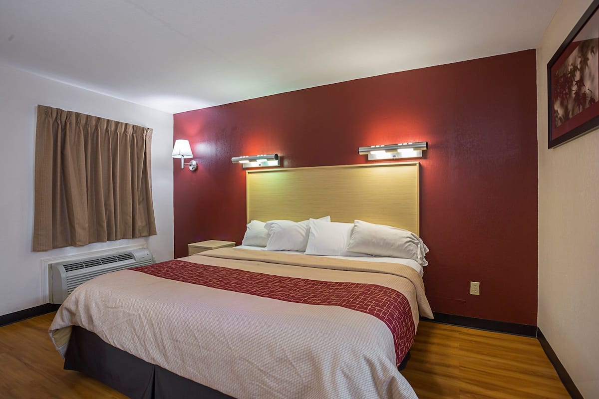 Desk, blackout curtains, iron/ironing board, free WiFi