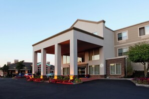 Exterior - Four Points By Sheraton Portland East (Portland)