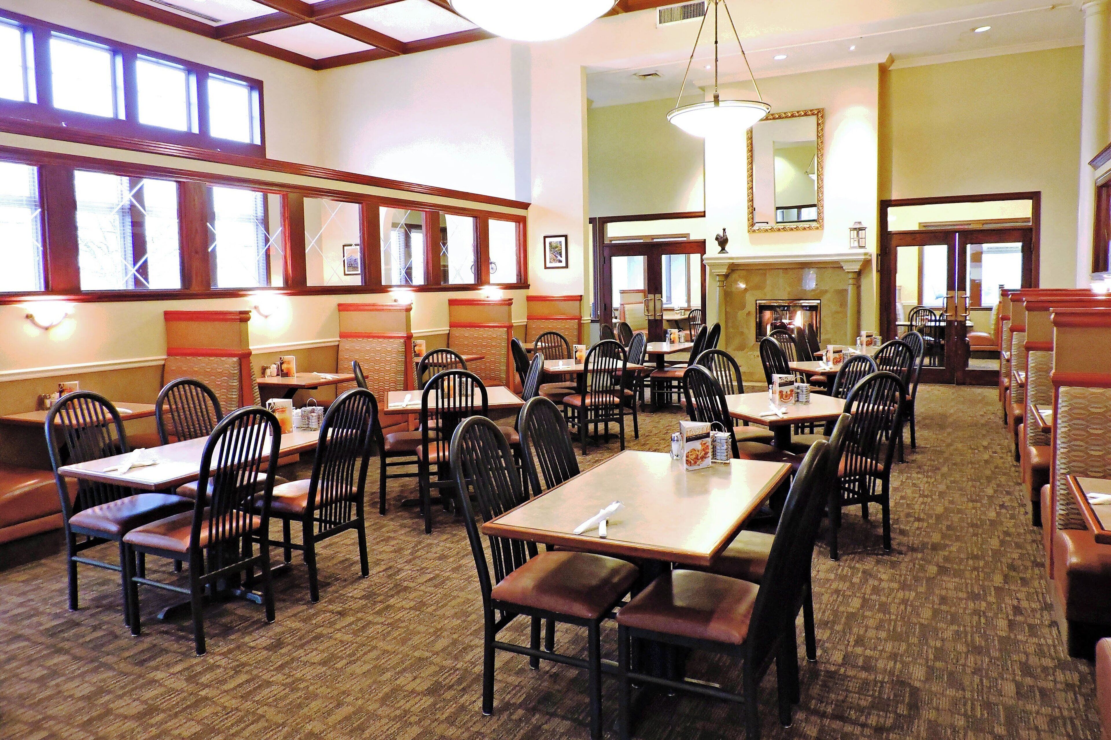 breakfast, lunch, dinner served; american cuisine