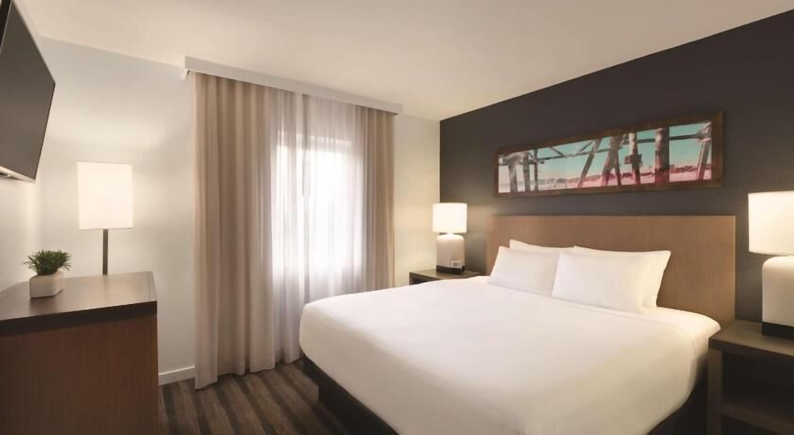 In-room safe, desk, iron/ironing board, free WiFi