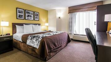 Standard Room, 1 King Bed, Non Smoking | Premium bedding, down duvets, pillow-top beds, in-room safe