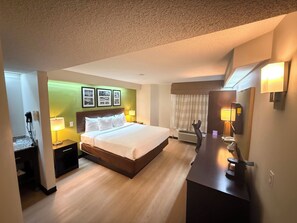 Room, 1 King Bed, Non Smoking | Desk, laptop workspace, blackout drapes, iron/ironing board - Sleep Inn Woodbridge - Potomac Mills (Woodbridge)