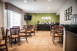 Breakfast area - Sleep Inn Woodbridge - Potomac Mills (Woodbridge)