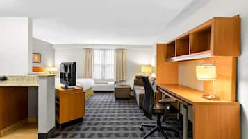 Suite, 1 Katil Ratu (Queen), Non Smoking | Meja, seterika/papan seterika, katil bayi/kot (percuma), Wi-fi percuma