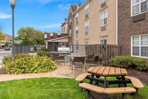 Exterior - MainStay Suites Middleburg Heights Cleveland Airport (Middleburg Heights)