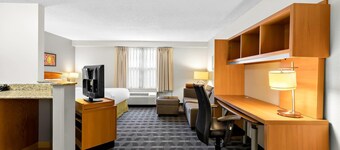MainStay Suites Middleburg Heights Cleveland Airport