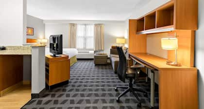 MainStay Suites Middleburg Heights Cleveland Airport