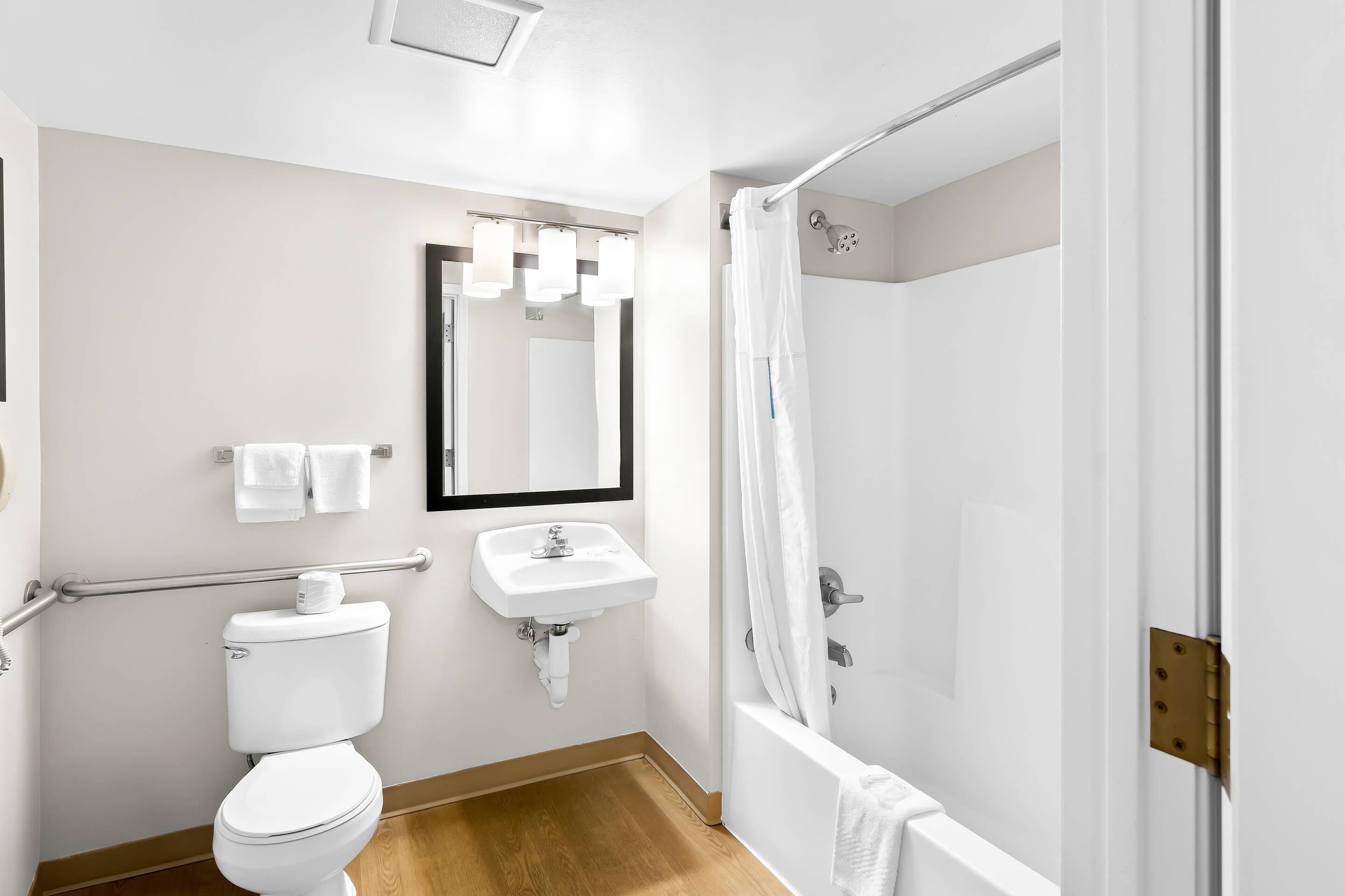 Suite, 1 cama de matrimonio, no fumadores | Escritorio, tabla de planchar con plancha, cunas gratuitas y wifi gratis