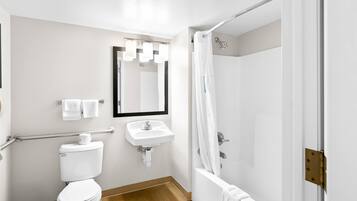 Suite, 1 cama de matrimonio, no fumadores | Escritorio, tabla de planchar con plancha, cunas gratuitas y wifi gratis