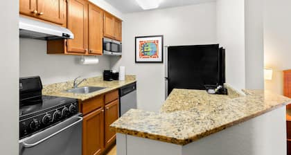 MainStay Suites Middleburg Heights Cleveland Airport