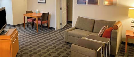 Bureau, fer et planche à repasser, lits bébé (gratuits), Wi-Fi gratuit