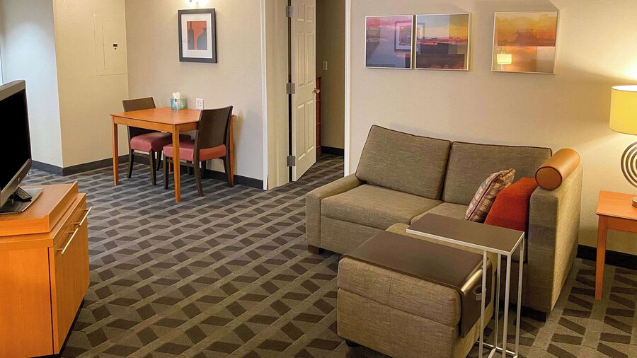 MainStay Suites Middleburg Heights Cleveland Airport