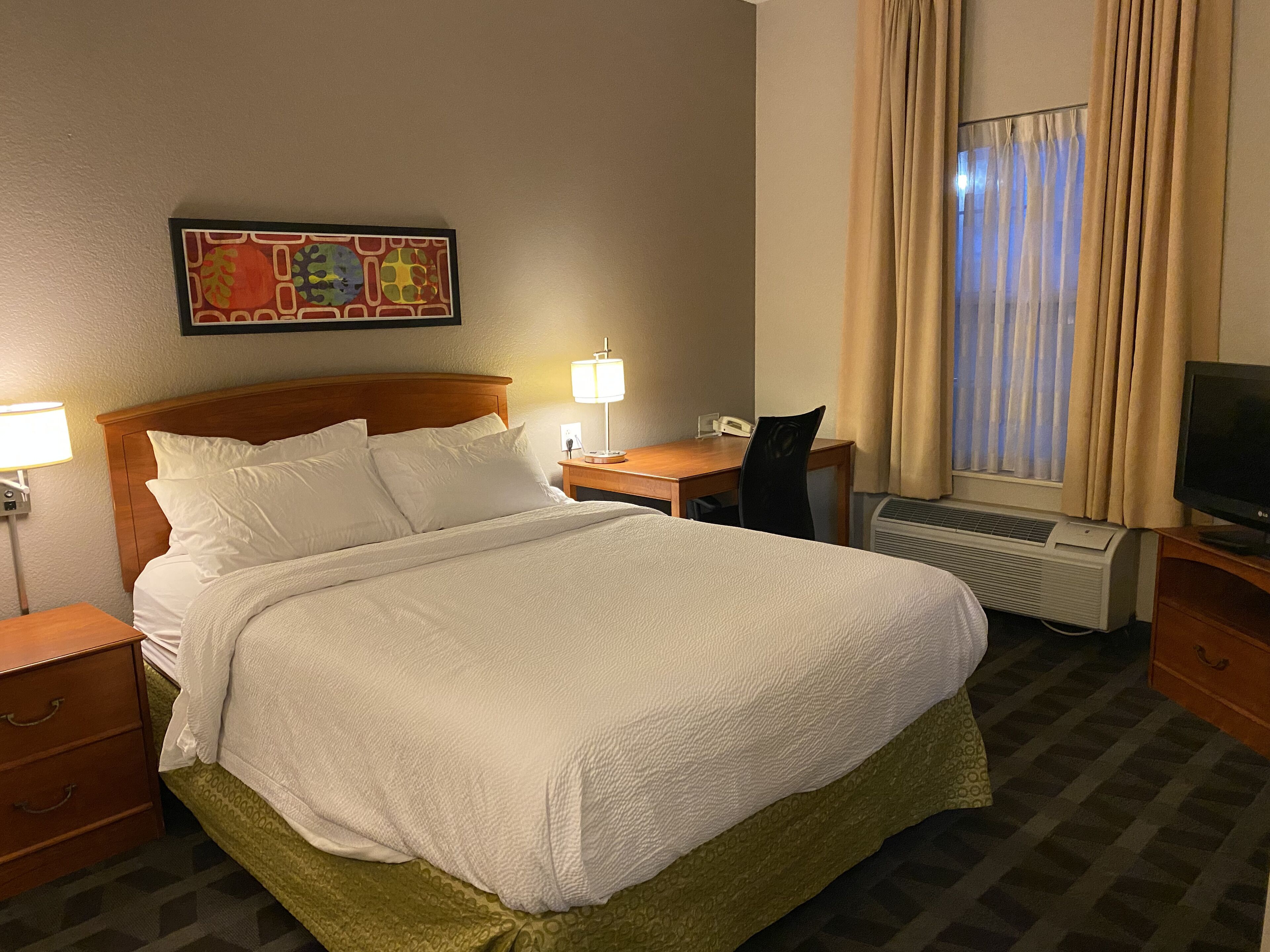 suite, 2 queen beds, non smoking | desk, iron/ironing board, free cots/infant beds, free wifi