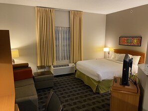 Suite, 1 Queen Bed, Non Smoking