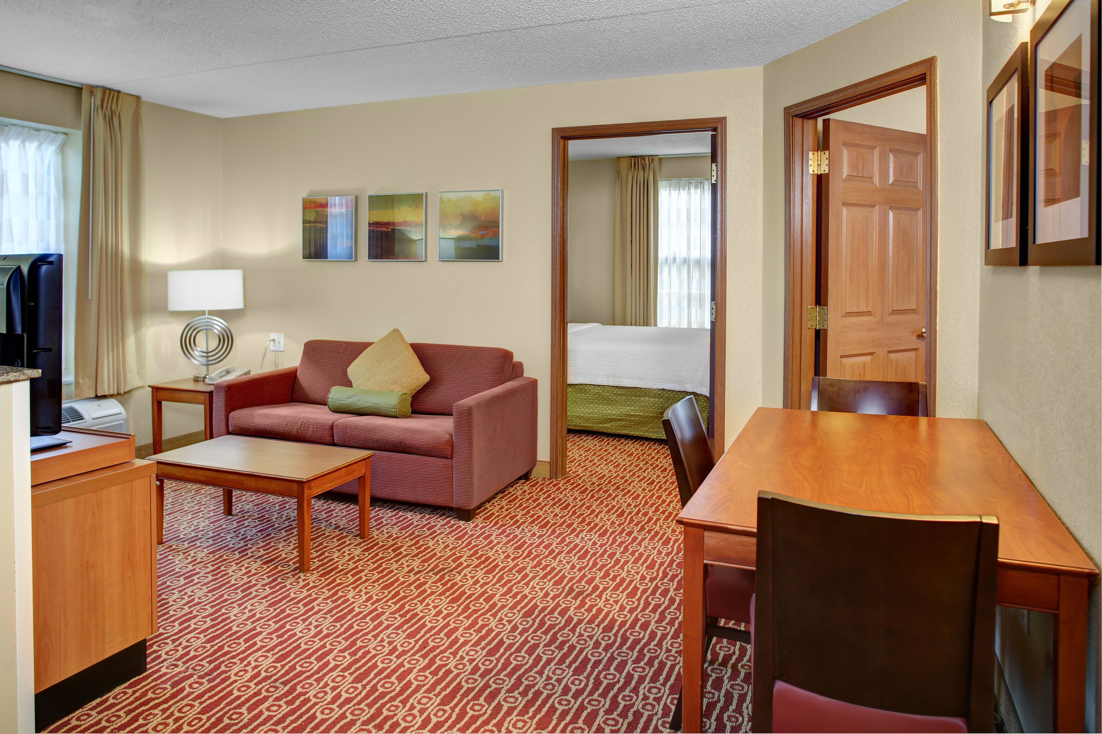 Suite, 2 chambres | Literie de qualité supérieure, coffres-forts dans les chambres, bureau