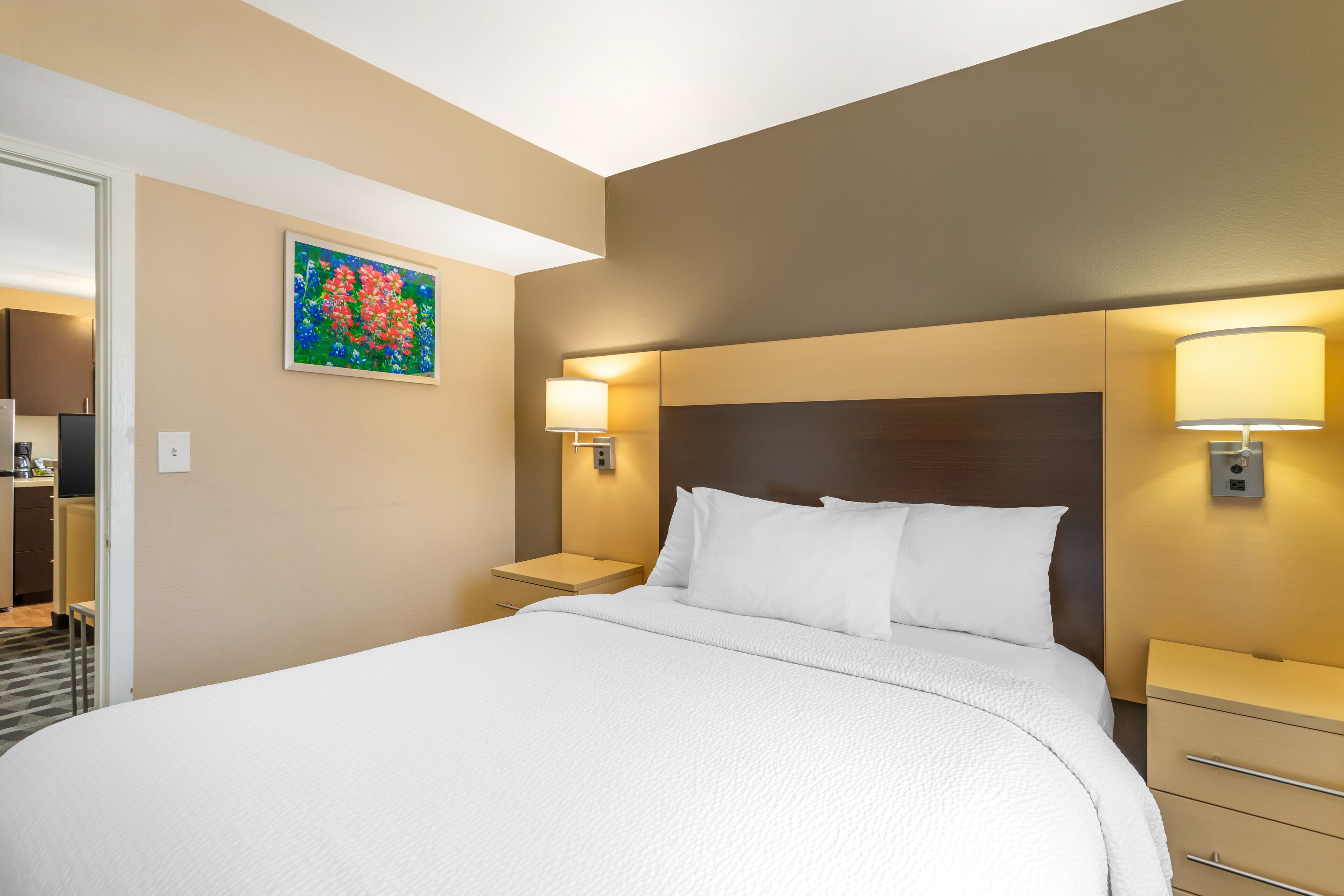 suite, 1 queen bed, non smoking | in-room safe, desk, iron/ironing board, free cots/infant beds