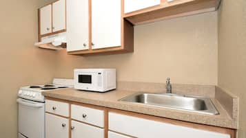 Suite, 1 Queen Bed with Sofa bed, Non Smoking | Private kitchen