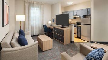 Suite, 2 Bedrooms | Hypo-allergenic bedding, desk, iron/ironing board, free cots/infant beds
