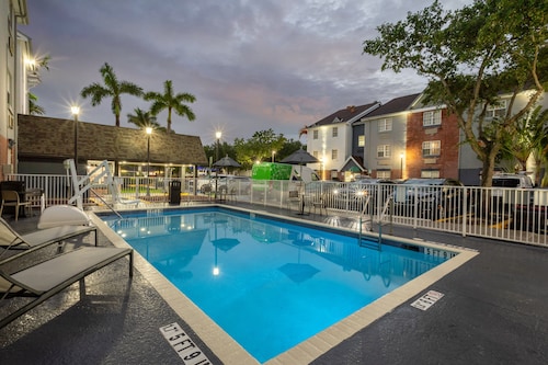Candlewood Suites Miami Lakes by IHG