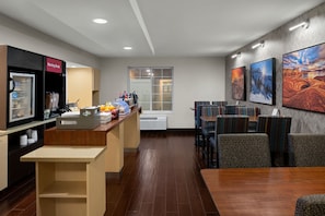 Free daily continental breakfast