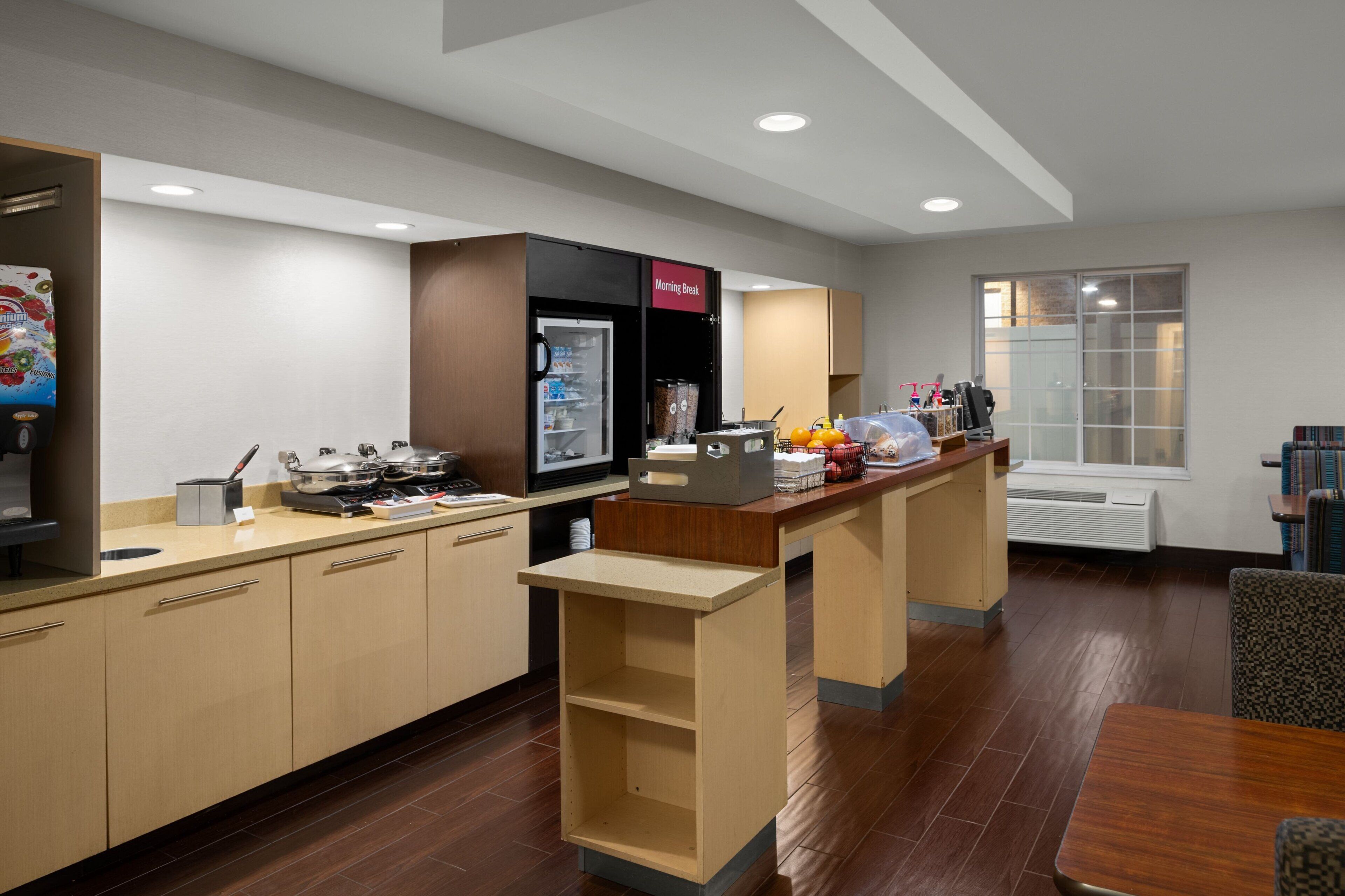 free daily continental breakfast