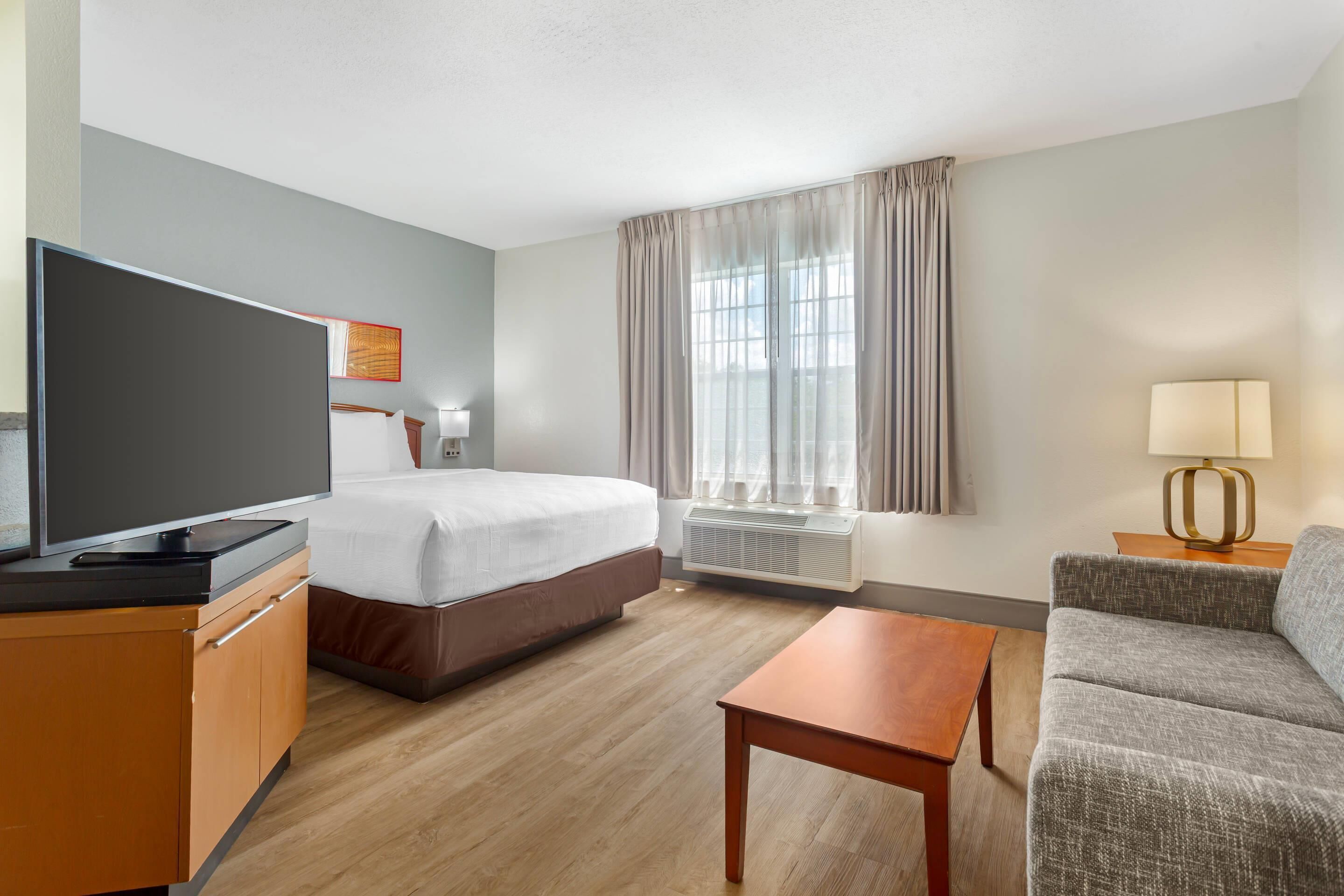 Habitación estándar, 1 cama de matrimonio, no fumadores | Escritorio y espacio para trabajar con un portátil