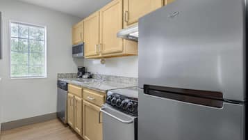 Standard Room, 2 Queen Beds, Non Smoking | Desk, laptop workspace, iron/ironing board, free WiFi