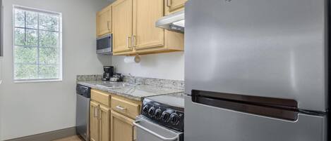 標準客房, 2 張加大雙人床, 非吸煙房 | 書桌、筆電工作空間、熨斗/熨衣板、免費無線上網