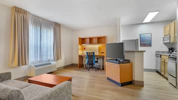 Desk, laptop workspace, iron/ironing board, free WiFi