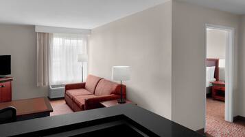 Lcd-televisie, een dvd-speler en een iPod-dock