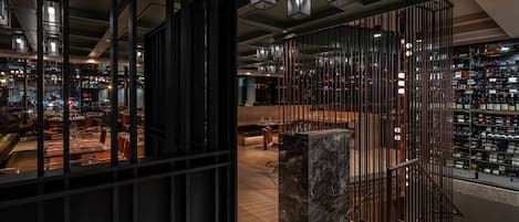 Serveert ontbijt, lunch, diner, Franse gerechten